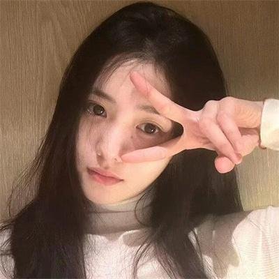 推动摇篮的手